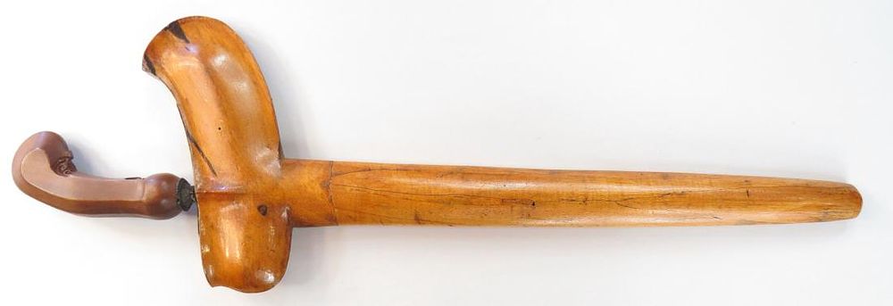Lot 513: AN INDONESIAN KRIS