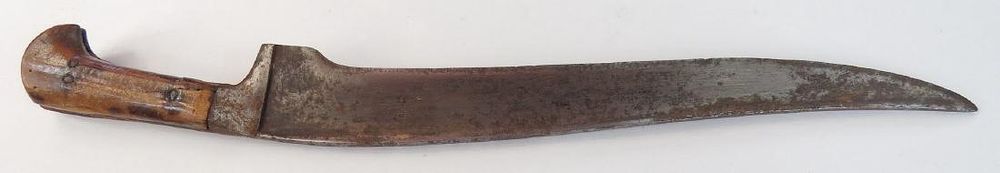 Lot 153: A MUGHAL PESH QABZ DAGGER
