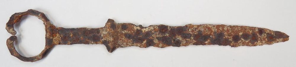 Lot 159: A RARE SCYTHIAN AKINAKES SWORD
