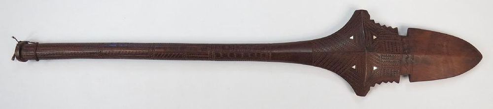 Lot 173: A FIJIAN CULACULA WARCLUB