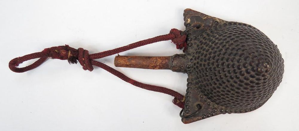 Lot 174: A MOROCCAN POWDER FLASK