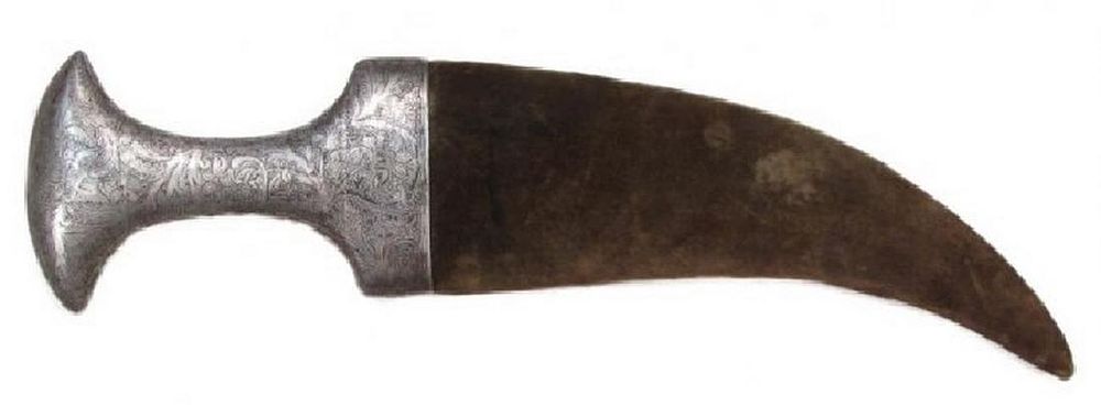 Lot 196: AN INDIAN KHANJAR DAGGER