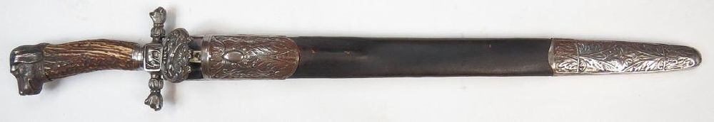 Lot 217: A GERMAN HUNTING SWORD