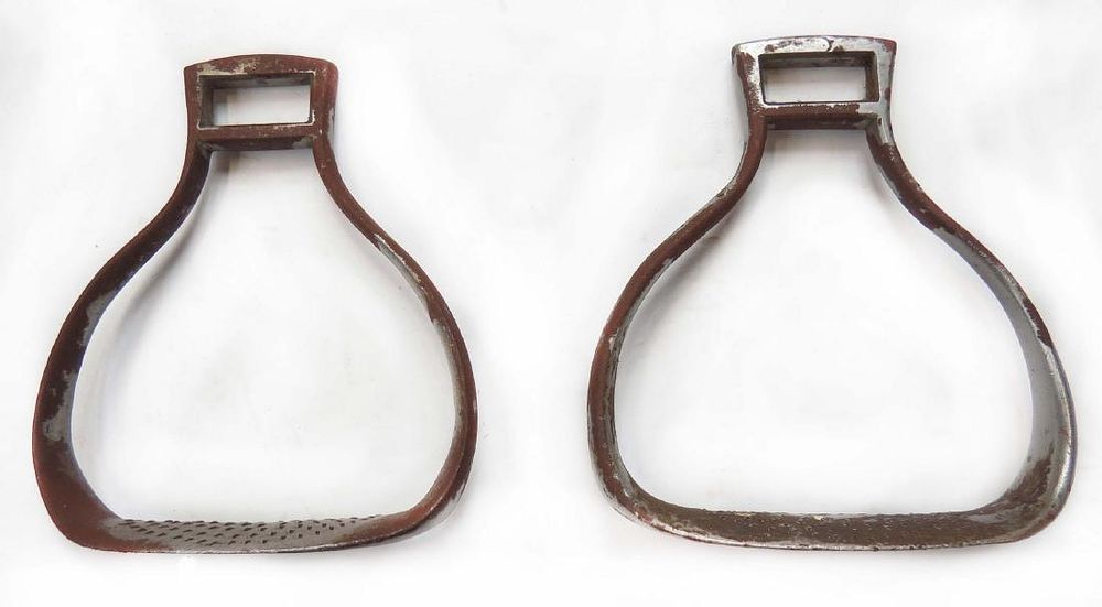Lot 225: A PAIR OF CONTINENTAL MILITARY STIRRUPS