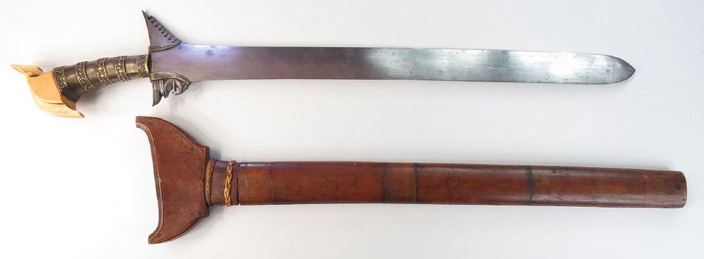 Lot 260: A MORO DATUS KRIS SWORD