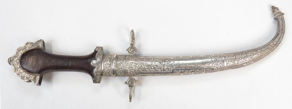 Lot 300: A MOROCCAN KOUMIYYA DAGGER