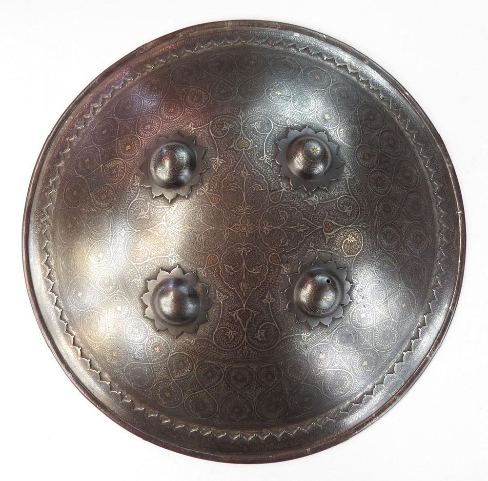 Lot 313: AN INDIAN STEEL SHIELD
