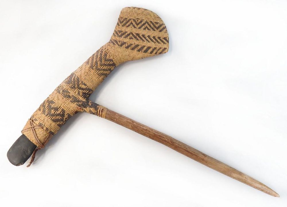 Lot 329: A RARE PAPUA NEW GUINEA STONE AXE