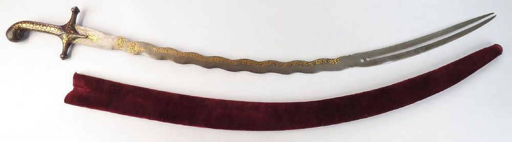 Lot 364: A RARE MUGHAL ZULFIKAR SHAMSHIR SWORD