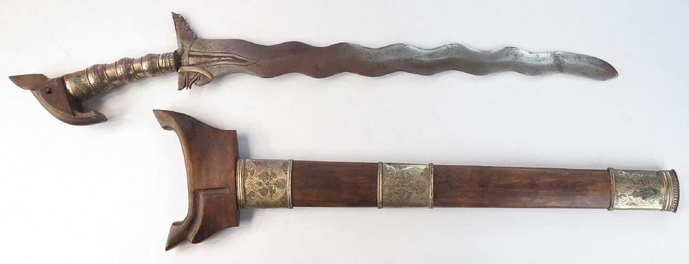 Lot 415: A MORO DATUS SWORD KRIS