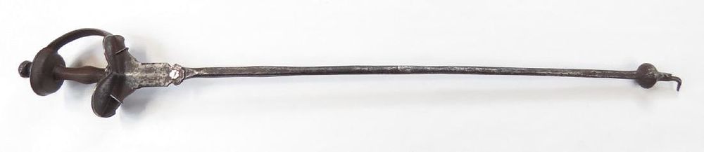 Lot 469: AN INDIAN MACE