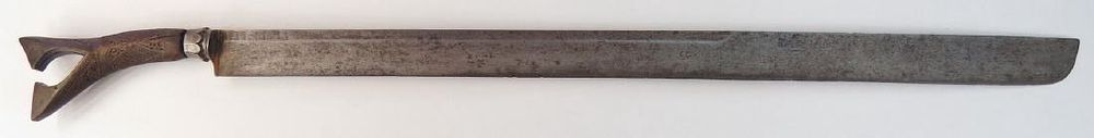 Lot 474: A SUMATRAN SIKKIN SWORD