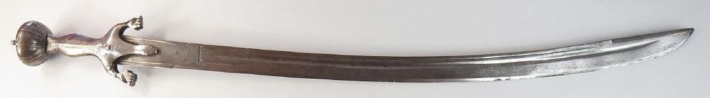 Lot 490: AN AFGHAN PULOWAR SWORD