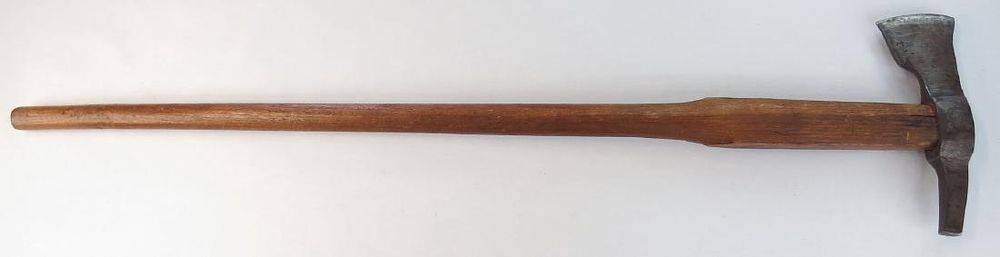 Lot 510: A HUNGARIAN FOKOS AXE