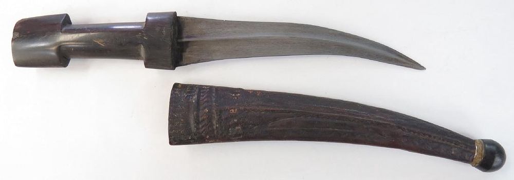 Lot 514: AN IRAQI KHANJAR DAGGER