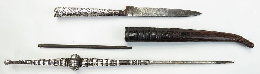Lot 157: A RARE SRI LANKAN SCRIBES KIT