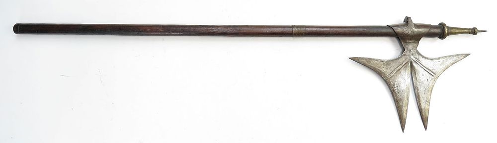 Lot 255: A RARE INDIAN BATTLEAXE
