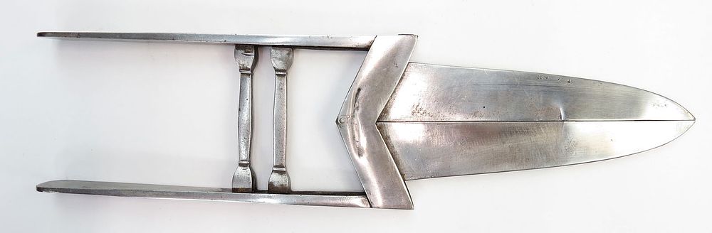 Lot 263: A RARE INDIAN SCISSORS KATAR DAGGER