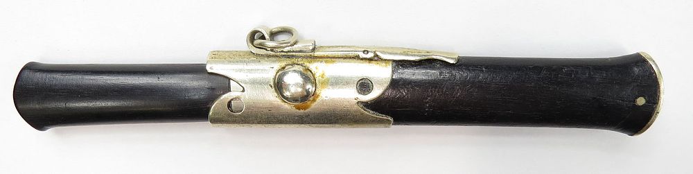Lot 273: A KOREAN EUNJANGDO DAGGER