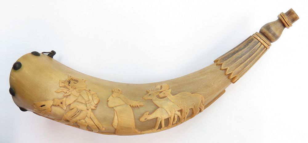 Lot 284: A MEXICAN POWDERHORN