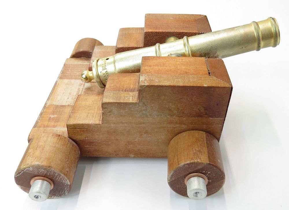 Lot 316: A BLACK POWDER CANNON