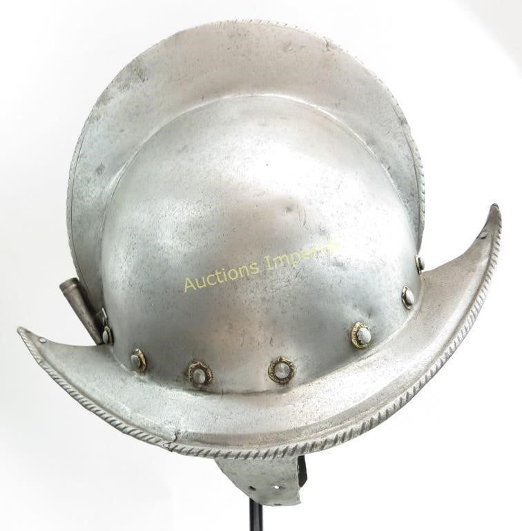 Lot 182: A NORTHERN ITALIAN FENTON MORION HELMET