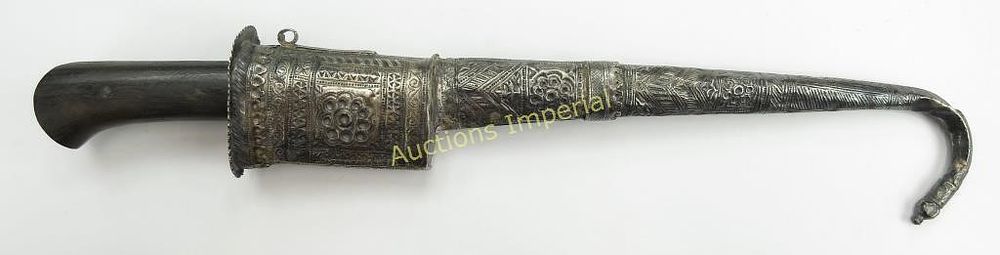 Lot 196: A RARE AFGHAN PESH QABZ DAGGER