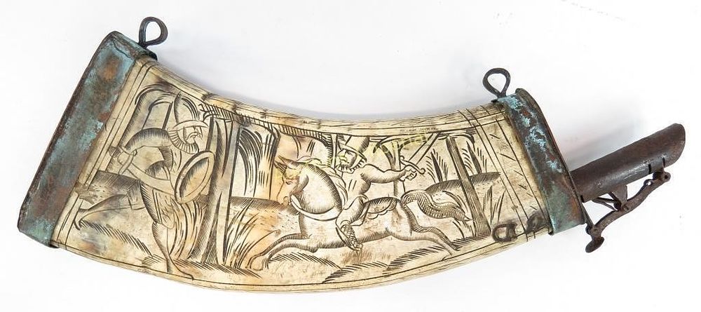 Lot 271: AN EARLY NORTHERN EUROPEAN POWDERHORN