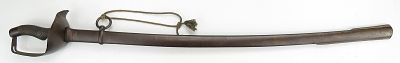 A SPANISH M1895 CAVALRY SABER. Of characteristic form with steel guard and crosshatched 