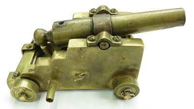 A BLACK POWDER CANNON. Finely crafted entirely in brass, well detailed. 20th century. Overall 