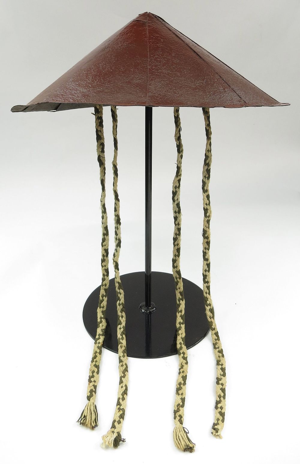 Lot 151: A RARE JAPANESE STEEL JINGASA HELMET