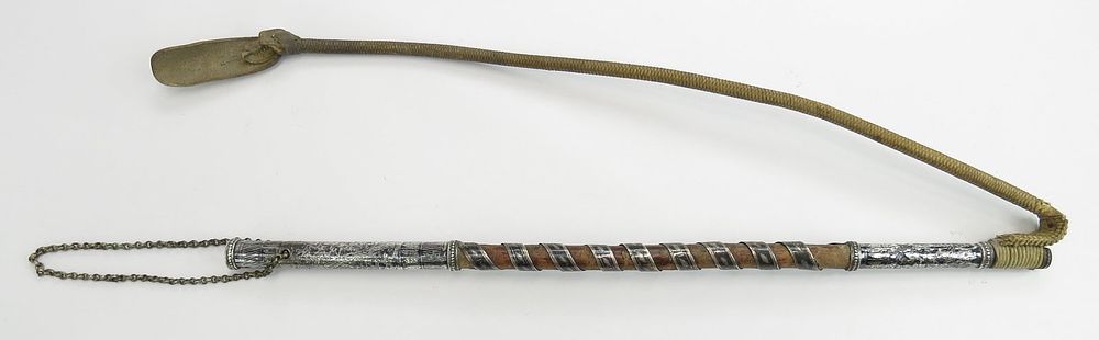 Lot 165: A RARE CAUCASIAN NAGAIKA RIDING CROP