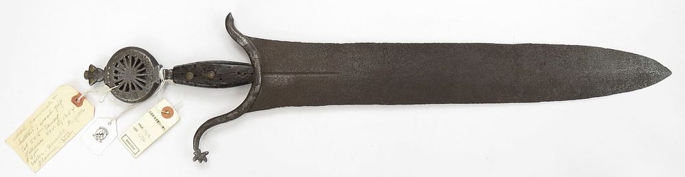 Lot 169: A RARE ITALIAN SHORT SWORD