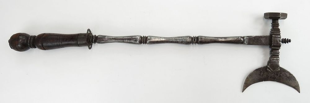 Lot 172: A RARE POLISH BATTLEAXE