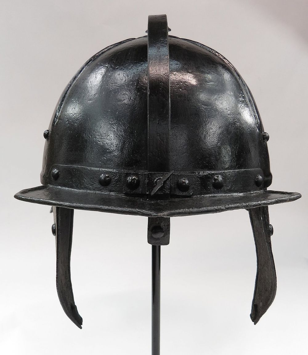 Lot 175: A NORTHERN EUROPEAN LOBSTERTAIL HELMET