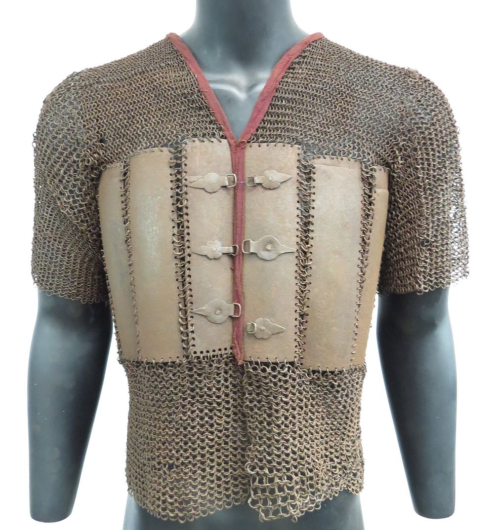 Lot 192: A RARE INDIAN HORSEMANS ARMOR