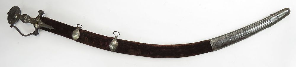 Lot 211: AN INDIAN SHAMSHIR SWORD