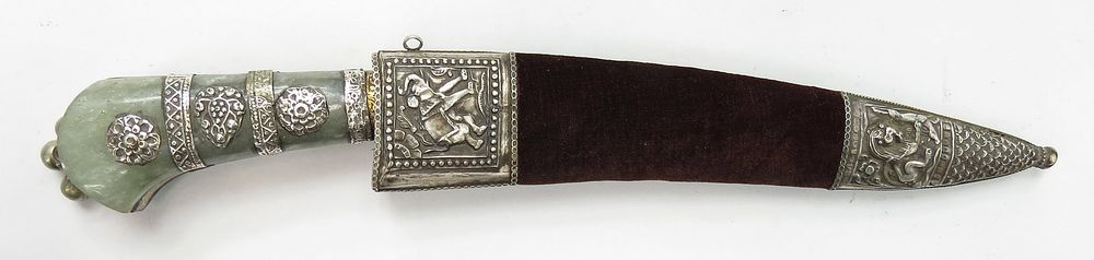 Lot 246: AN INDIAN KHANJAR DAGGER