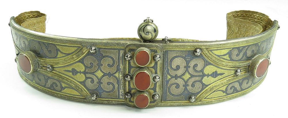 Lot 260: A FINE RARE CAUCASIAN BELT