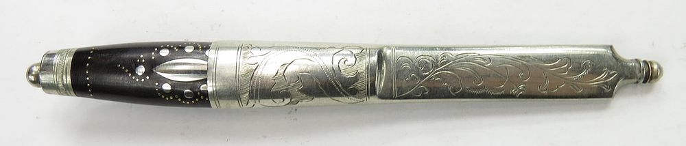 Lot 274: A SCANDINAVIAN DAGGER