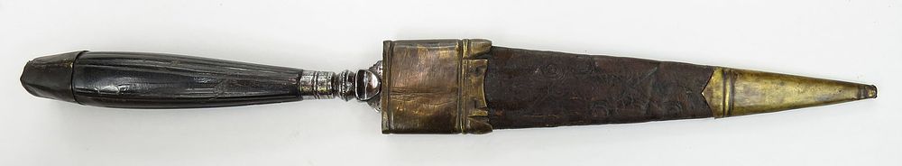 Lot 277: A MEDITERRANEAN PLUG BAYONET DAGGER