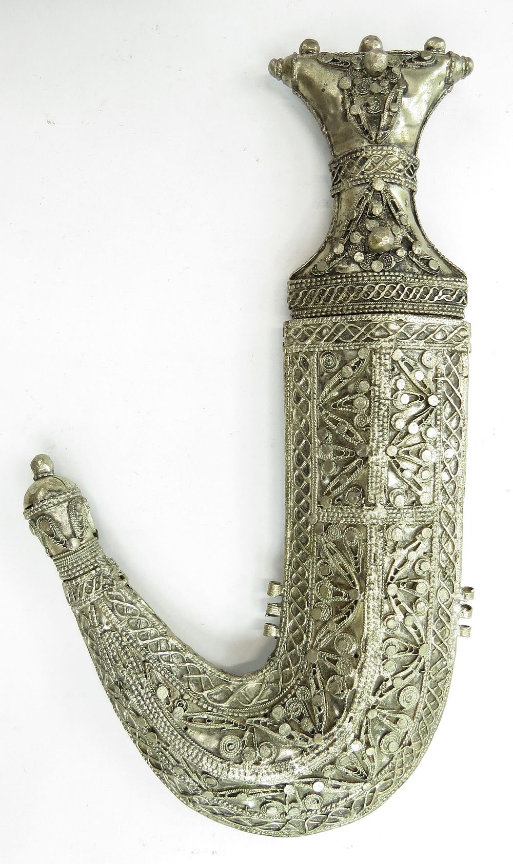 Lot 308: AN OMANI KHANJAR DAGGER