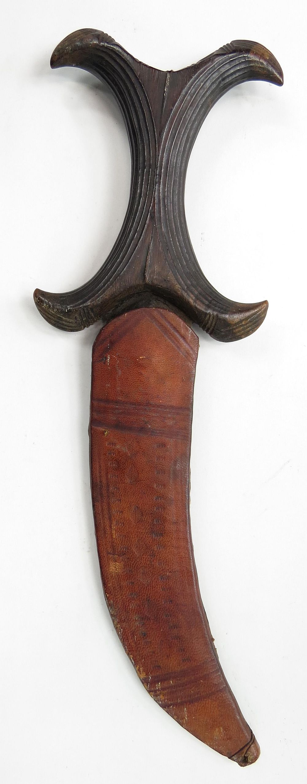 Lot 310: A SUDANESE DAGGER