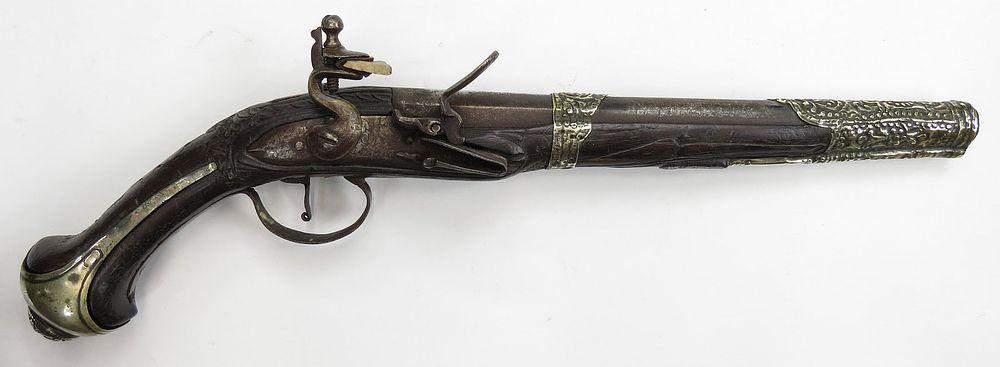 Lot 314: AN OTTOMAN FLINTLOCK KUBUR PISTOL