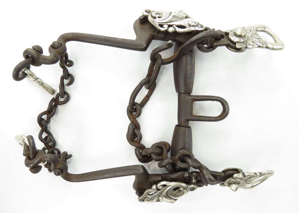 Lot 316: A SPANISH COLONIAL HORSE BIT