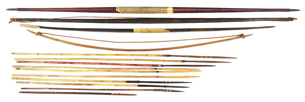 Lot 4: A PAPUA NEW GUINEA ARCHERY SET