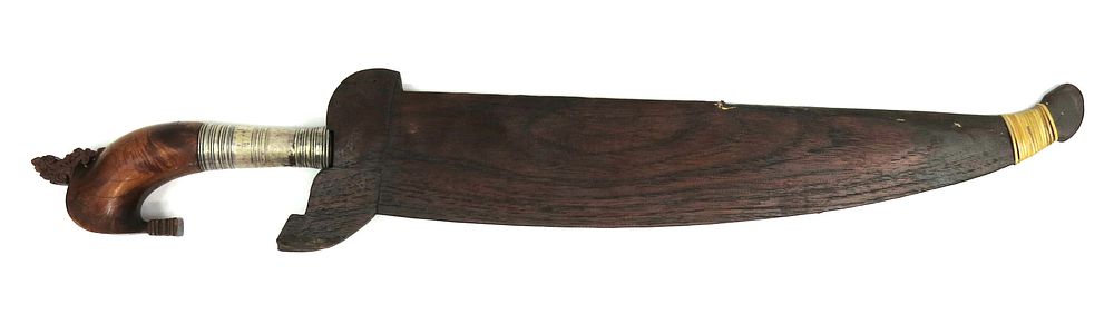 Lot 25: A MORO DATU BARONG SWORD