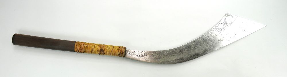 Lot 44: A MORO PANABAS AXE