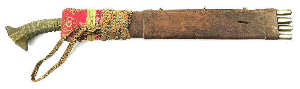 Lot 47: A RARE PHILIPPINES SWORD