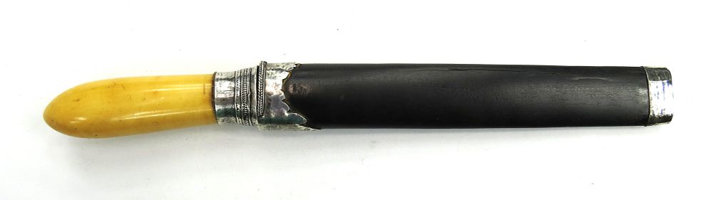 Lot 66: A BURMESE DHA DAGGER